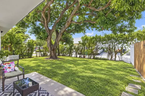 Exterior - 2248 NE 37th St, Lighthouse Point, FL 33064 photo 6 of 8