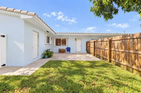 Exterior - 2248 NE 37th St, Lighthouse Point, FL 33064 photo 4 of 8