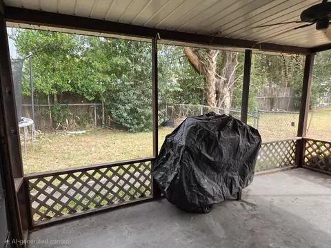 Exterior - 211 NE 3rd Ter, Williston, FL 32696 photo 6 of 12
