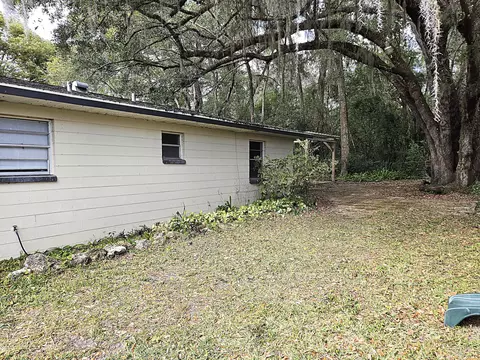 Exterior - 211 NE 3rd Ter, Williston, FL 32696 photo 8 of 12