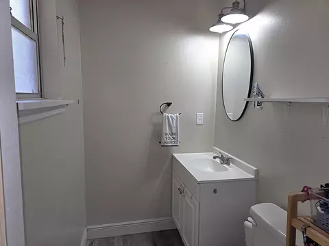 Bath - 211 NE 3rd Ter, Williston, FL 32696 photo 1 of 2
