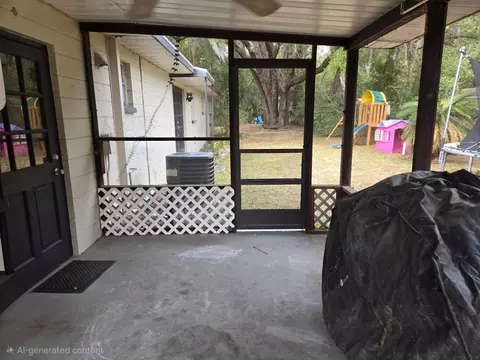 Exterior - 211 NE 3rd Ter, Williston, FL 32696 photo 4 of 12