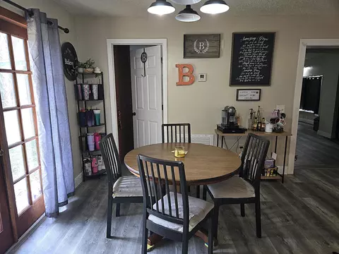 Dining - 211 NE 3rd Ter, Williston, FL 32696 photo 2 of 2