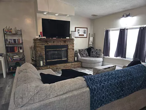 Living - 211 NE 3rd Ter, Williston, FL 32696 photo 6 of 11