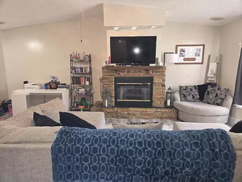 Living - 211 NE 3rd Ter, Williston, FL 32696 photo 5 of 11