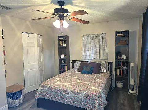Bedroom - 211 NE 3rd Ter, Williston, FL 32696 photo 5 of 8