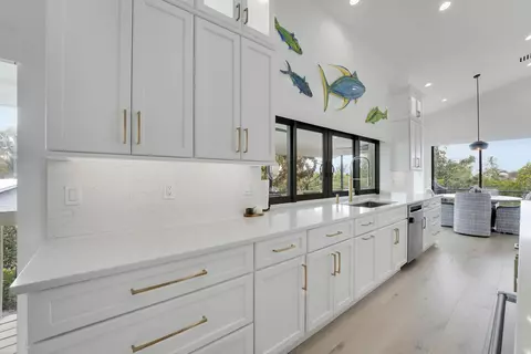 Kitchen - 4290 SE Whiticar Way, Stuart, FL 34997 photo 5 of 8