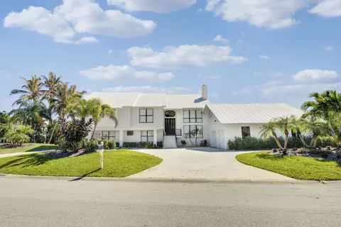 Exterior - 4290 SE Whiticar Way, Stuart, FL 34997 photo 2 of 10