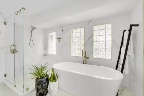 Bath - 4290 SE Whiticar Way, Stuart, FL 34997 photo 4 of 7