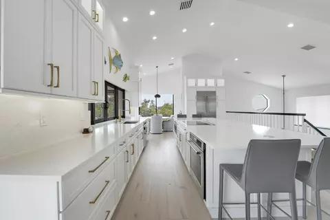 Kitchen - 4290 SE Whiticar Way, Stuart, FL 34997 photo 4 of 8