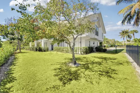 Exterior - 4290 SE Whiticar Way, Stuart, FL 34997 photo 9 of 10