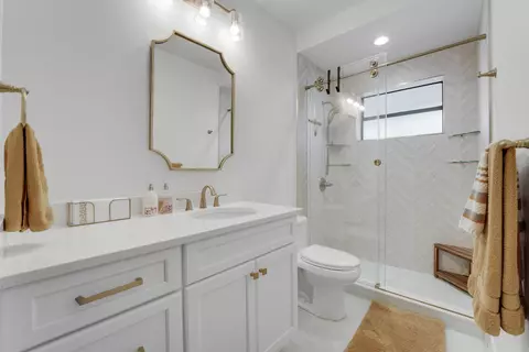 Bath - 4290 SE Whiticar Way, Stuart, FL 34997 photo 6 of 7