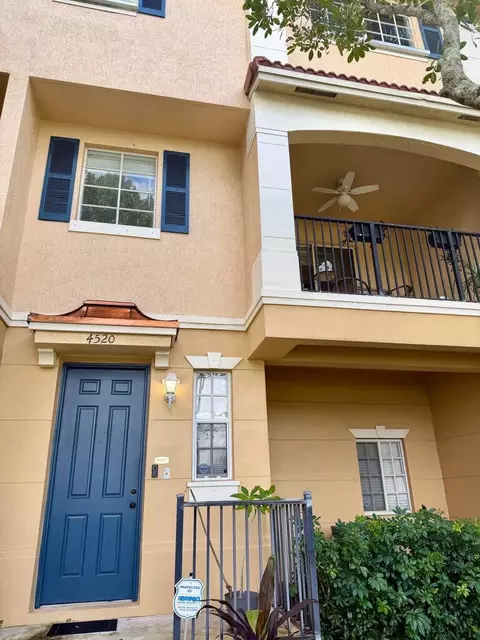 4520 Danson Way, Delray Beach, FL 33445