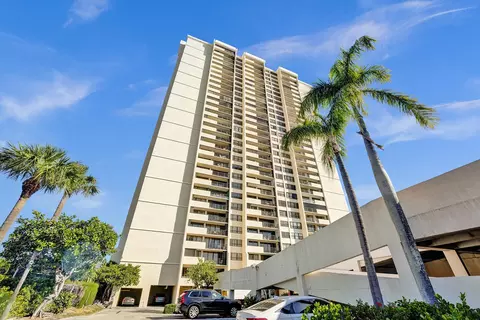 5600 N Flagler Dr #805, West Palm Beach, FL 33407