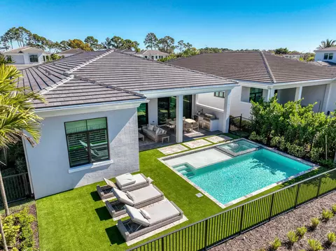 13147 Artisan Cir, Palm Beach Gardens, FL 33418