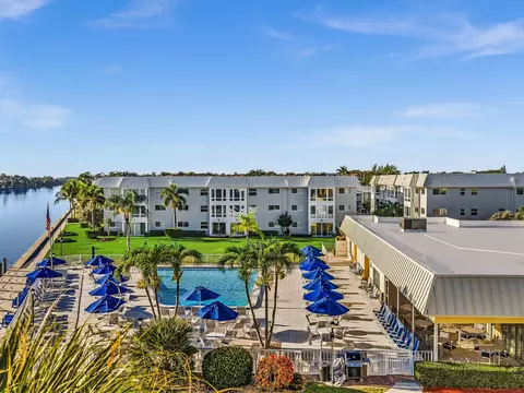 28 Colonial Club Dr #204, Boynton Beach, FL 33435