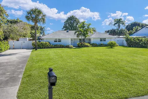 3150 Gulfstream Rd, Palm Springs, FL 33461