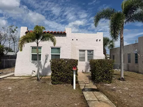 717 Selkirk, West Palm Beach, FL 33405