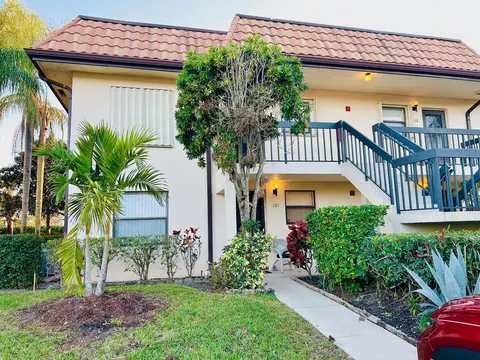 7214 Golf Colony Ct #101, Lake Worth, FL 33467