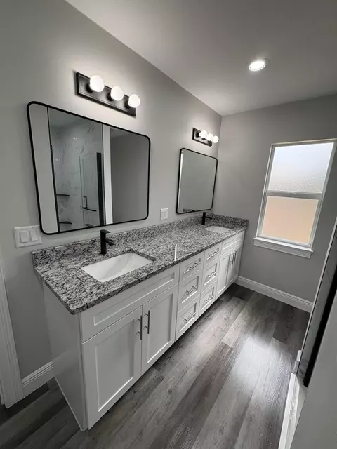 Bath - 2897 NW 37th Ave, Okeechobee, FL 34972 photo 3 of 4