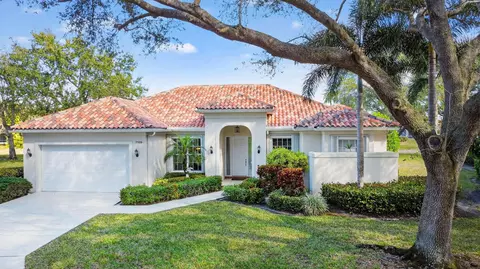 7139 Crystal Lake Dr, West Palm Beach, FL 33411