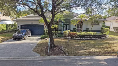 8512 NW 45th St, Coral Springs, FL 33065