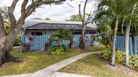 803 Timberlane Cir, Greenacres, FL 33463