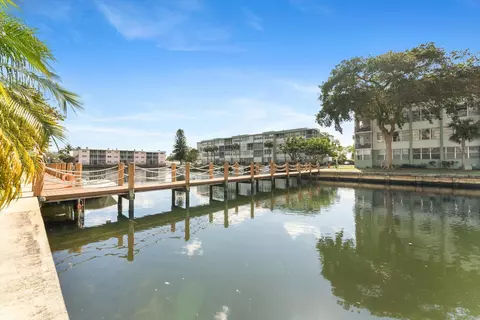 2751 Taft St #403, Hollywood, FL 33020