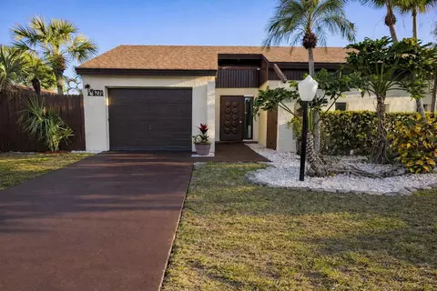 6770 Dupere Ln, Lake Worth, FL 33467