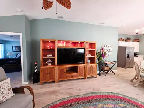 Living - 33 Windsor Ln, Saint Augustine, FL 32084 photo 3 of 5