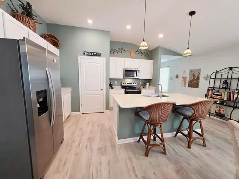 Kitchen - 33 Windsor Ln, Saint Augustine, FL 32084 photo 4 of 5