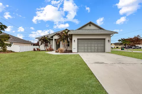 601 SW Mchole Ave, Port Saint Lucie, FL 34953
