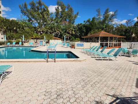 3940 Inverrary Blvd #302, Lauderhill, FL 33319