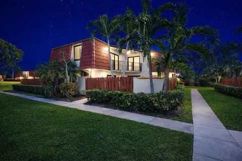 3849 Victoria Dr, West Palm Beach, FL 33406