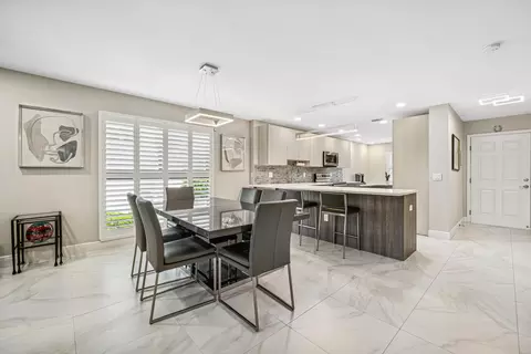 23 Westgate Ln #H, Boynton Beach, FL 33436