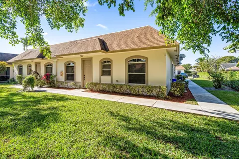 11999 Sturbridge Ln, Wellington, FL 33414