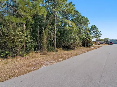 2999 SW Bright St, Port St Lucie, FL 34953
