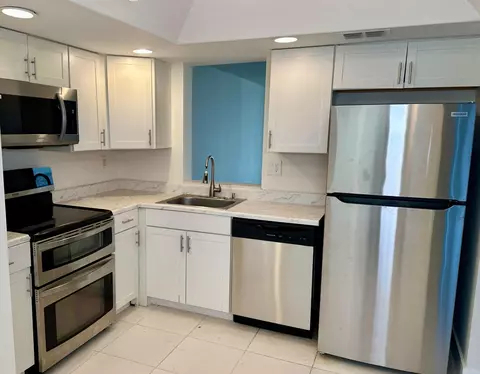 7664 NW 18th St #208, Margate, FL 33063