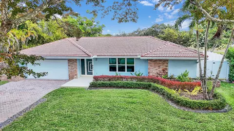 1380 NW 93rd Ter, Plantation, FL 33322