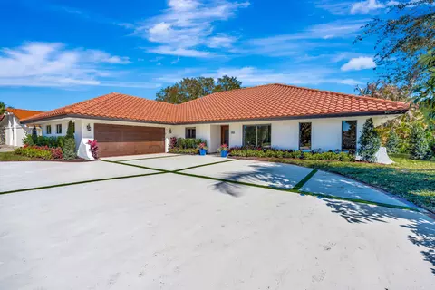 3984 SE Fairway E, Stuart, FL 34997