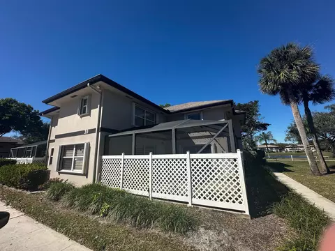 39 Essex Ct #B, Royal Palm Beach, FL 33411