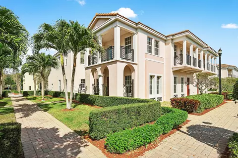 834 NW 83rd Ln, Boca Raton, FL 33487