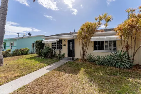 137 W 34th St, Riviera Beach, FL 33404