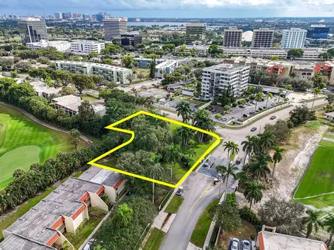 1617 Embassy Dr, West Palm Beach, FL 33401