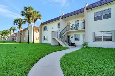130 Lake Meryl Dr #226, West Palm Beach, FL 33411