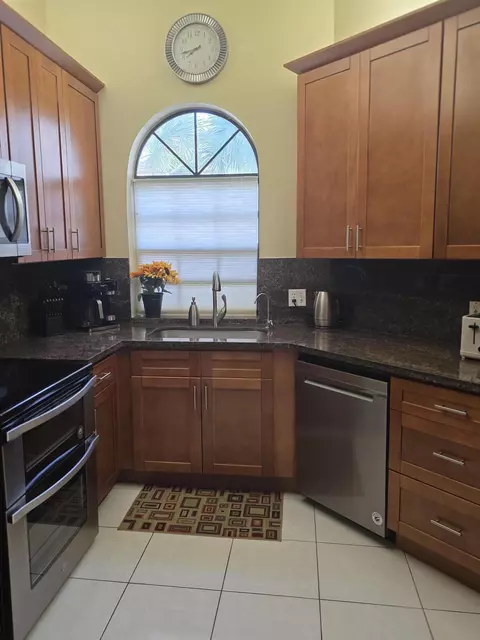 5243 Europa Dr #N, Boynton Beach, FL 33437