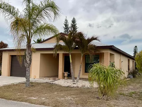 2 Antigua Ln, Port Saint Lucie, FL 34952
