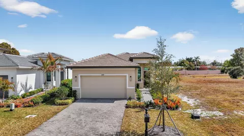 320 SE Via Sangro, Port Saint Lucie, FL 34952