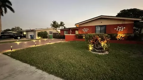9282 NW 24th Pl, Sunrise, FL 33322