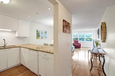 1502 S Lakeside # 303, Lake Worth Beach, FL 33460
